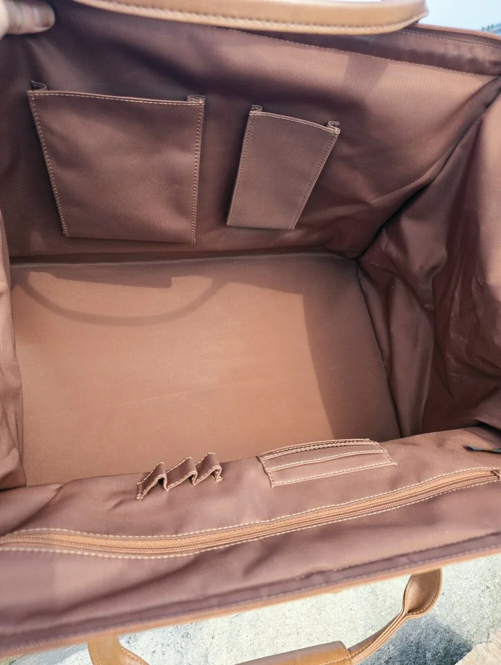 Kingport Industries Genuine Leather Wide Jaw Carpenter / Travel Bag